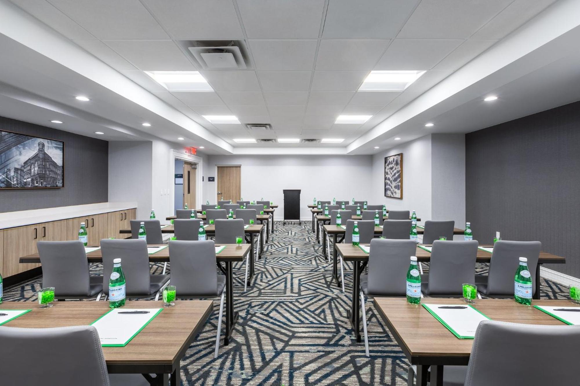 Holiday Inn Anderson By Ihg Экстерьер фото